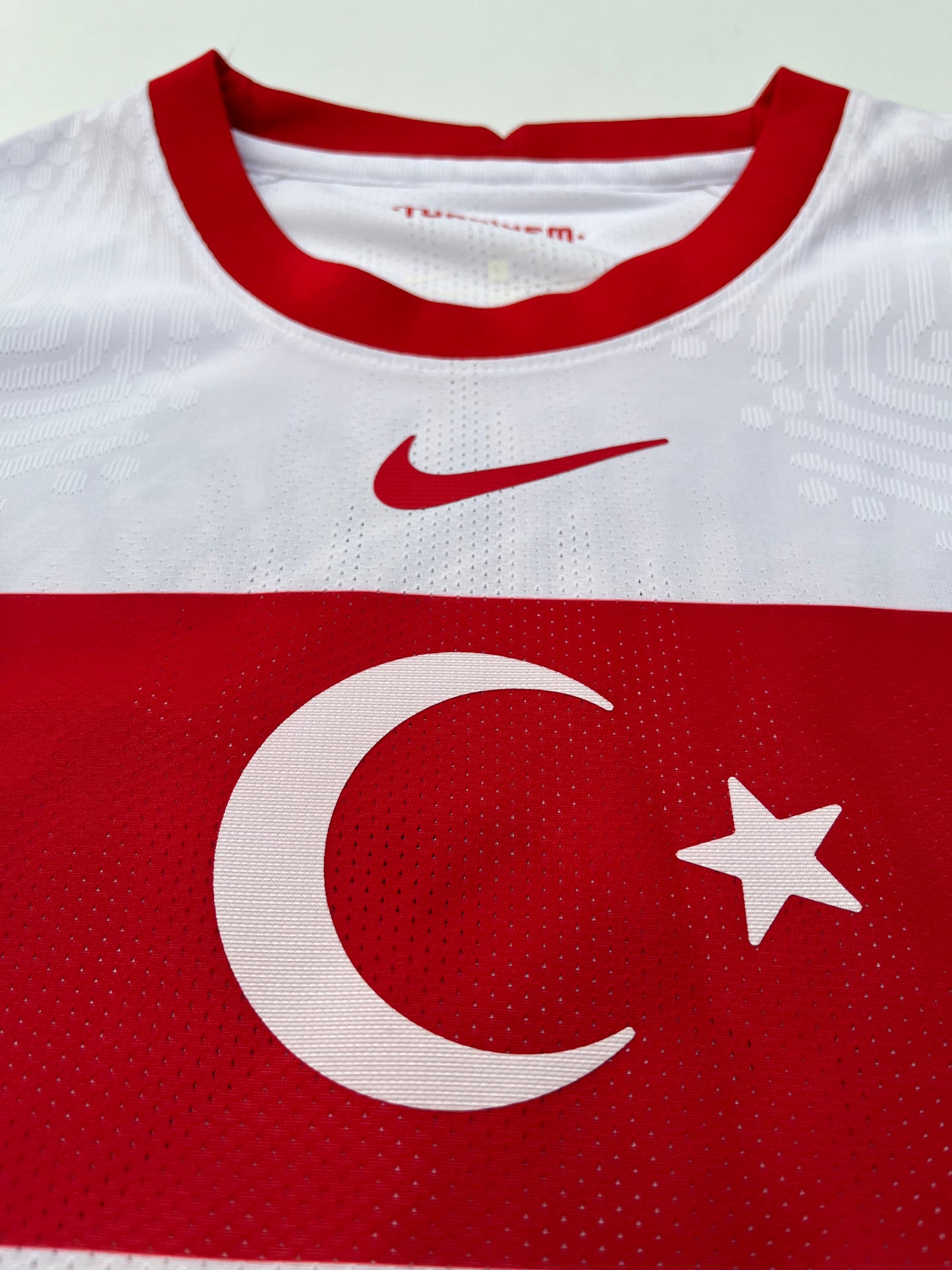 Jersey Turquía Visita 2020 2021 Versiòn Jugador Hakan Çalhanoğlu (L)