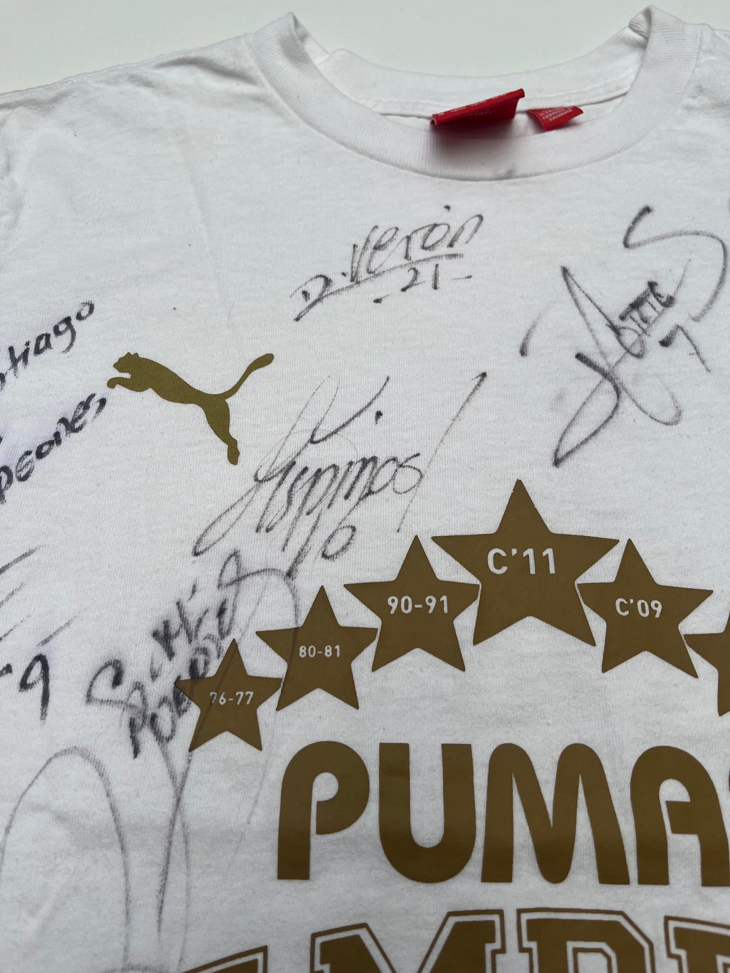 Playera Pumas Especial Campeones 2011 Autografiada (M)