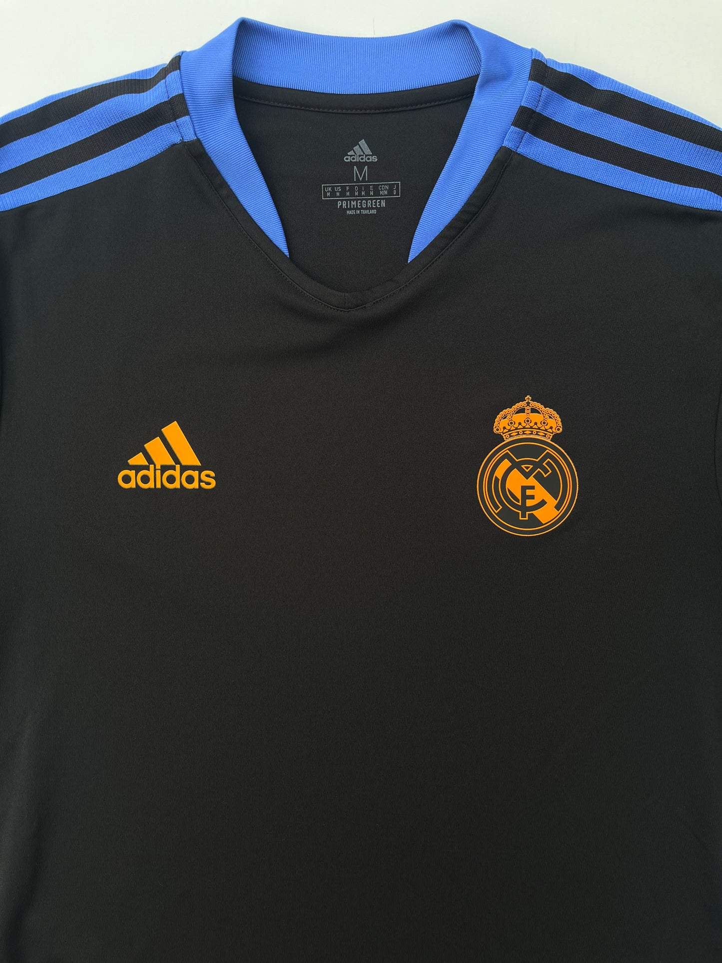 Jersey Real Madrid Entrenamiento 2021 2022 (M)