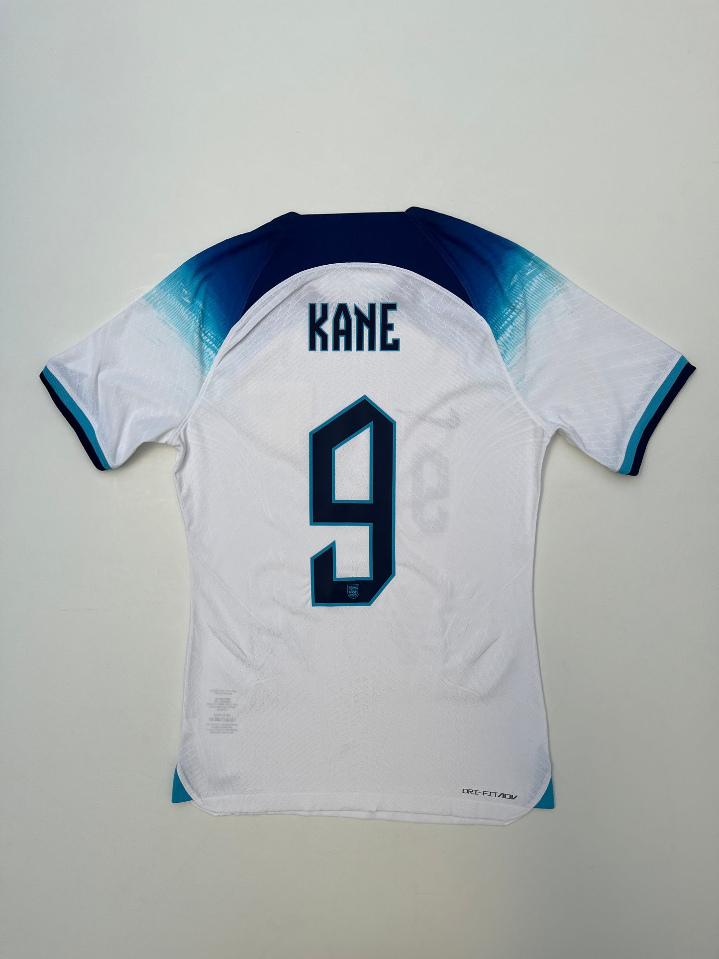 Jersey Inglaterra Local 2022 2023 Versión Utilería Harry Kane (S)