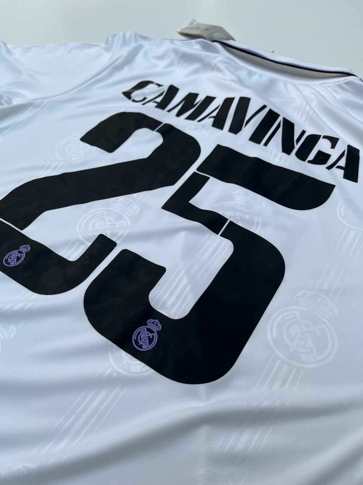 Jersey Real Madrid Local 2022 2023 Eduardo Camavinga (XL)