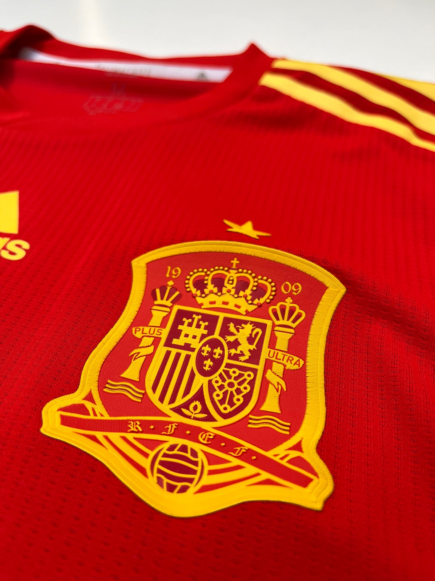 Jersey España Local 2018 2019 Versión Jugador Andrés Iniesta (M)