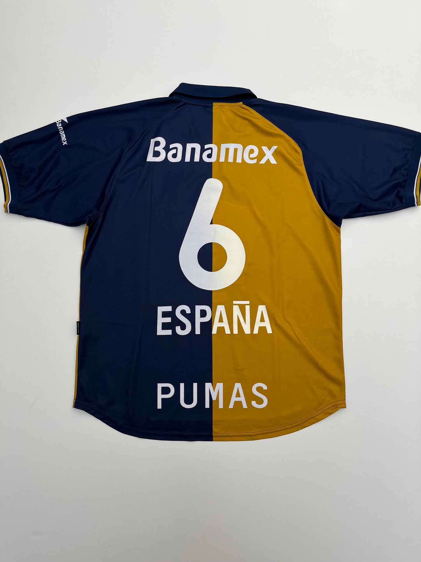 Jersey Pumas Local 2001 2002 Utilería Miguel España (L)