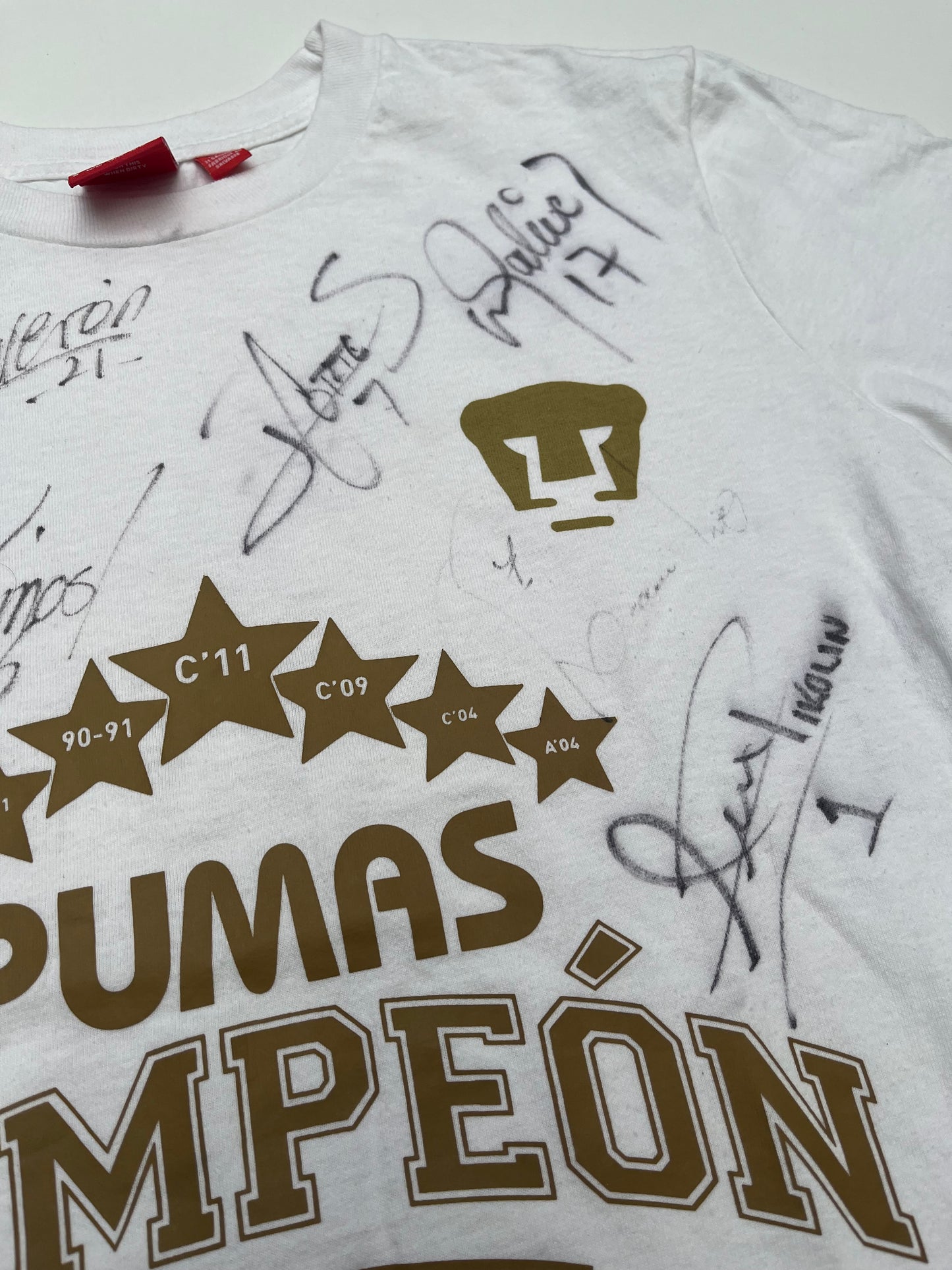 Playera Pumas Especial Campeones 2011 Autografiada (M)