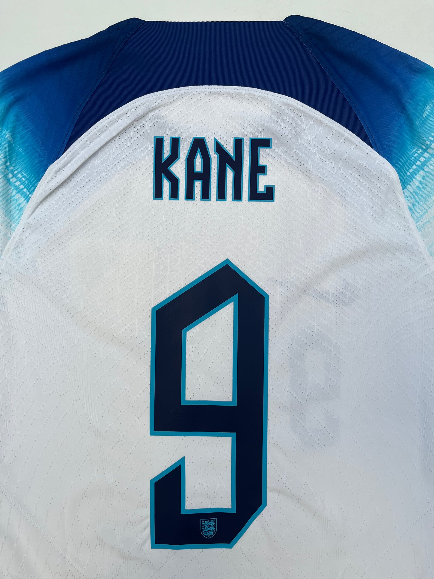 Jersey Inglaterra Local 2022 2023 Versión Utilería Harry Kane (S)