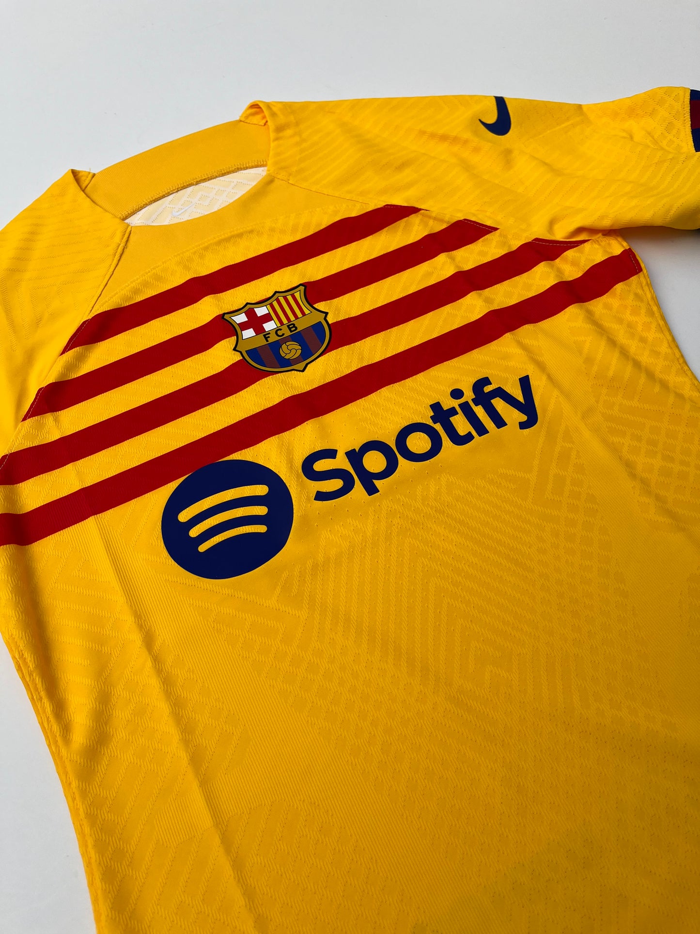 Jersey Barcelona Cuarta 2022 2024 Utilería (M)