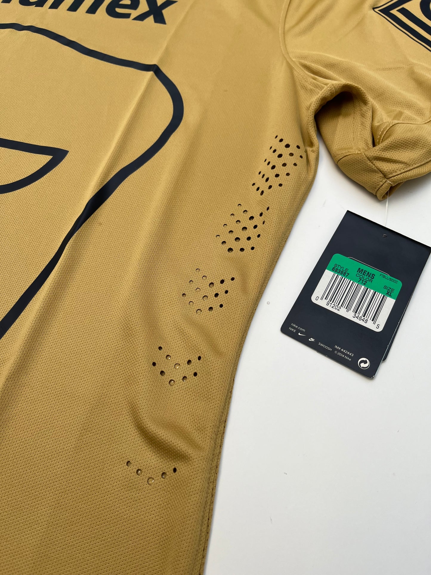 Jersey Pumas Local 2014 2015 Versión Jugador (XL)